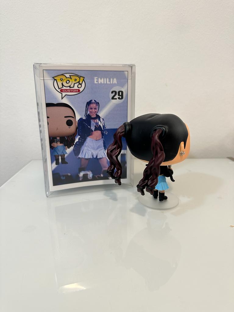 Emilia Mernes Pop